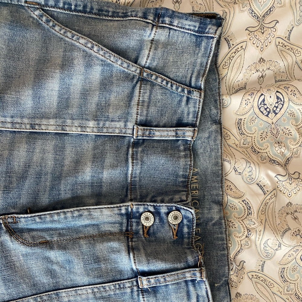 AMERICAN EAGLE HIGH WAISTED STRETCH JEAN๐๐๐ - Picture 4 of 5